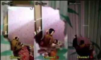 ဆော်လေးကို အခန်းခေါ်လာပြီး ဆွဲတဲ့ကောင်